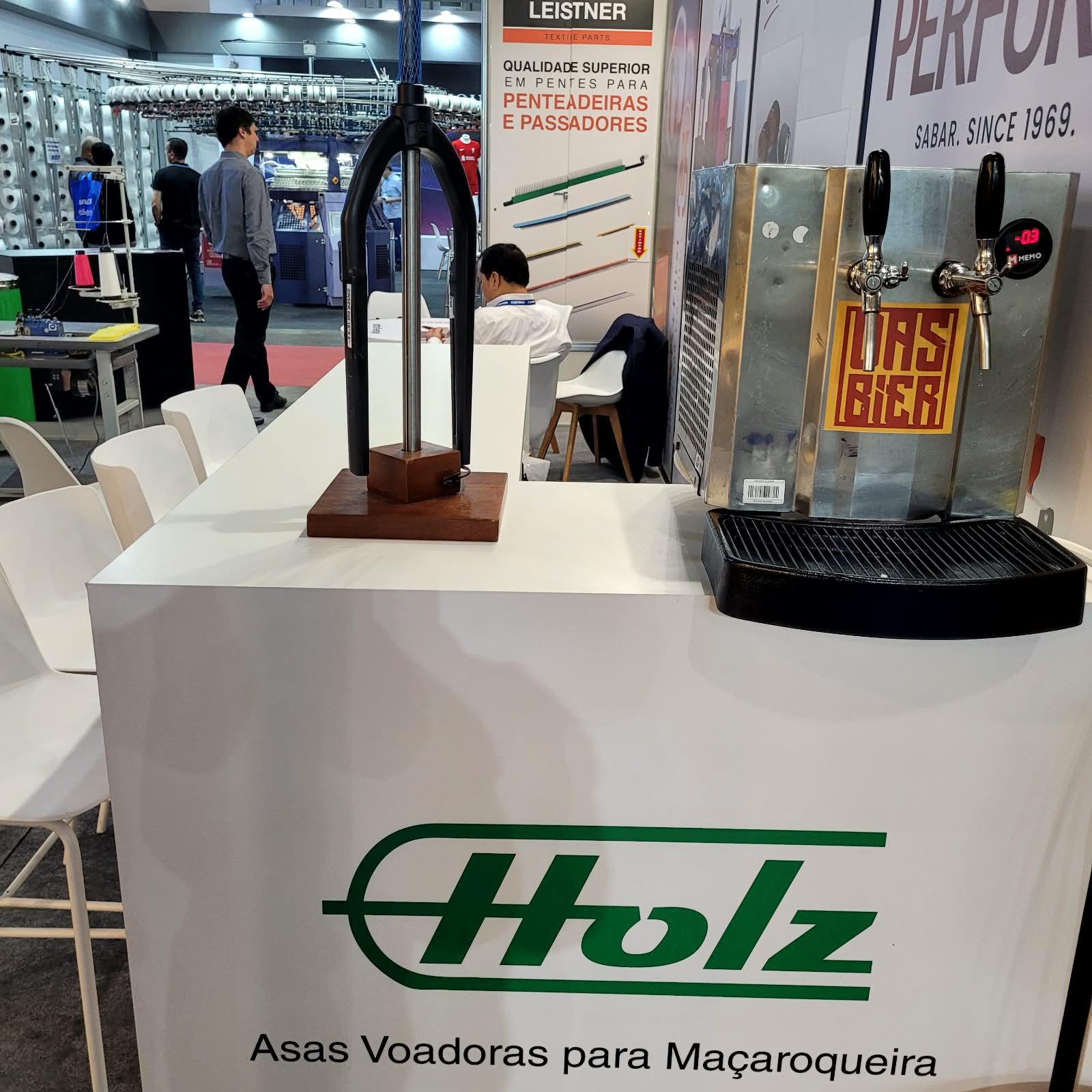 Holz Flyers